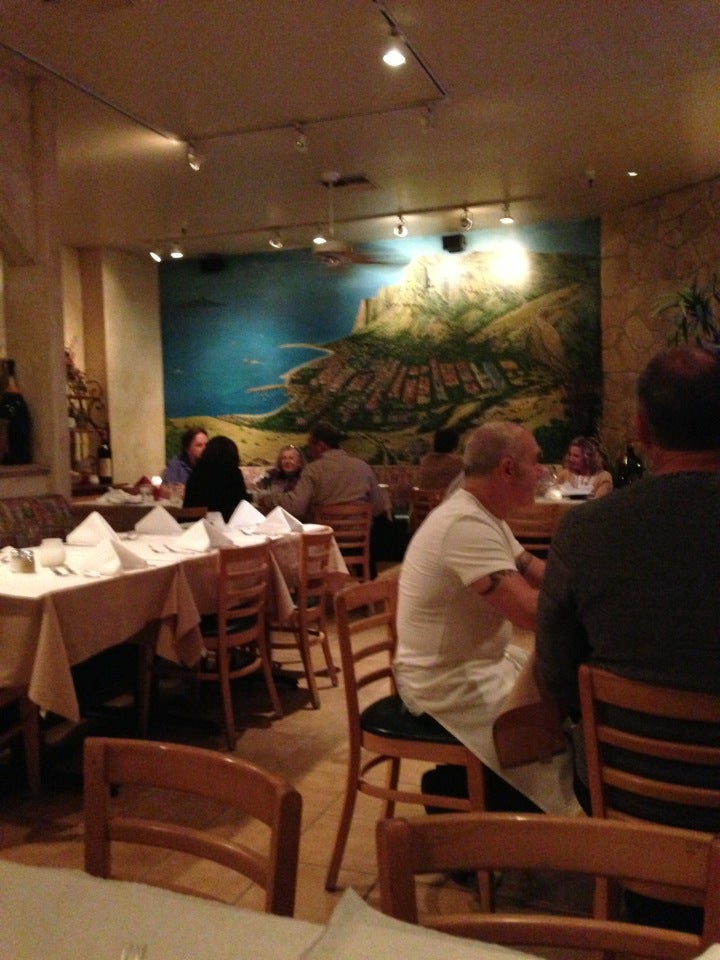 California Salinas Vito's Italian Restaurant photo 3