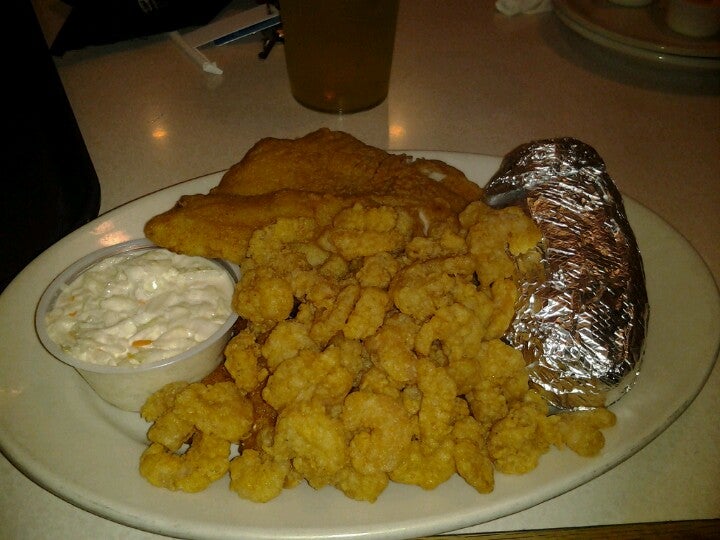 North Carolina High Point Skipper's Seafood Restaurant photo 5