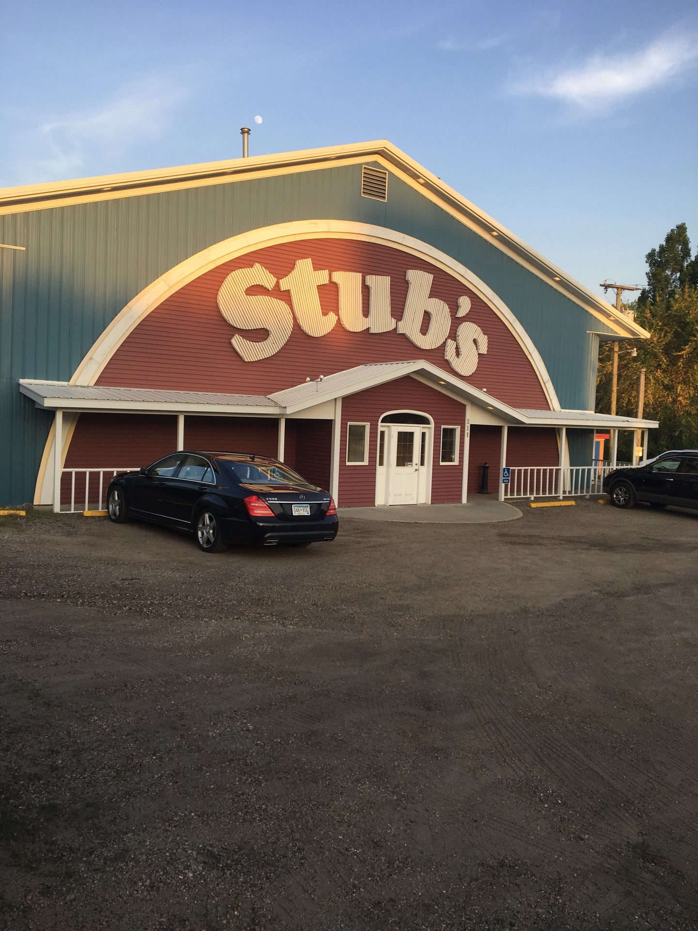 Minnesota Fergus Falls Stub's Dining & Saloon photo 3