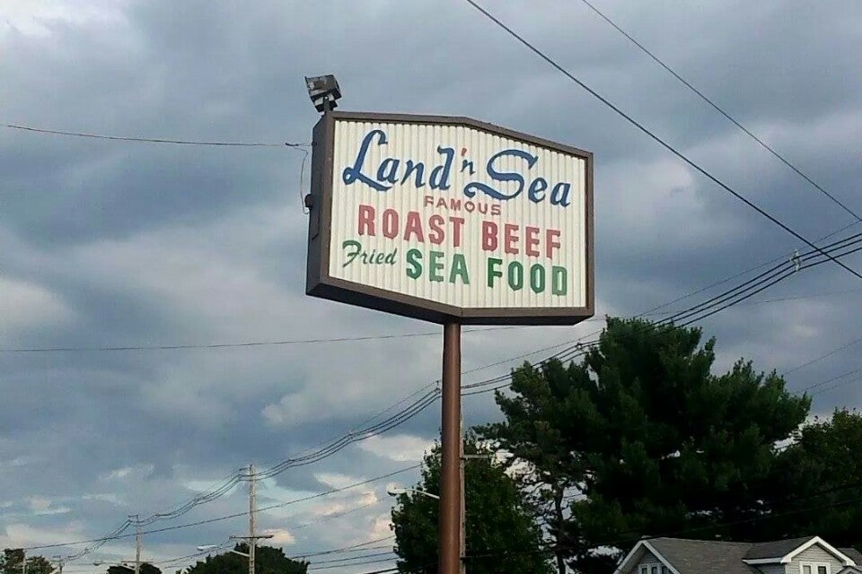 Massachusetts Peabody Land 'n Sea Restaurant photo 3