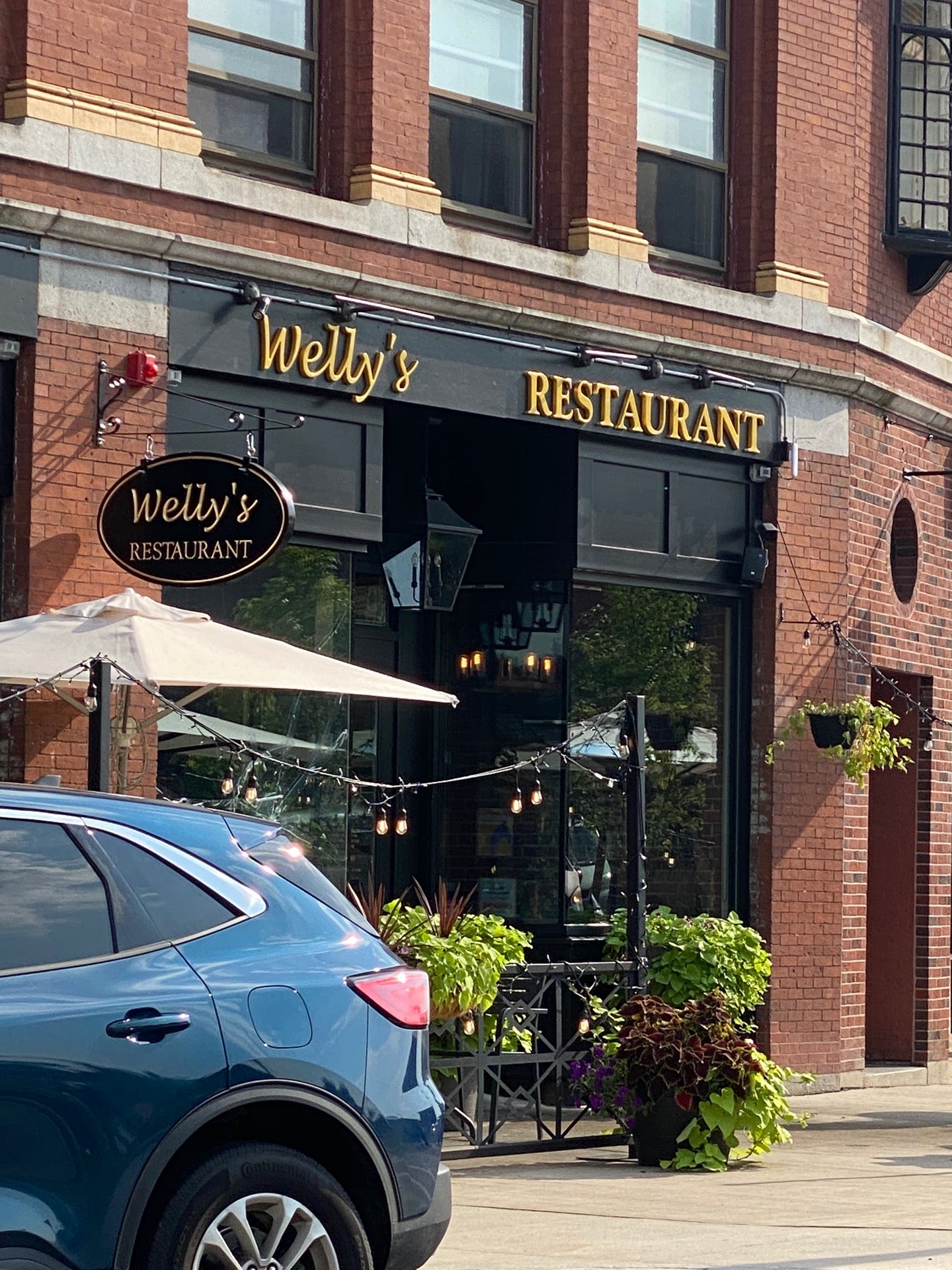 Massachusetts Framingham Welly's Restaurant photo 5