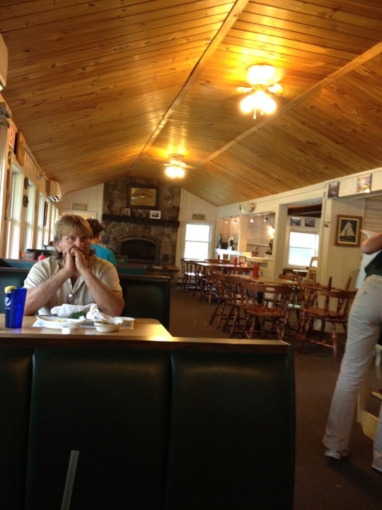 Maine Newport Anglers Restaurant photo 3