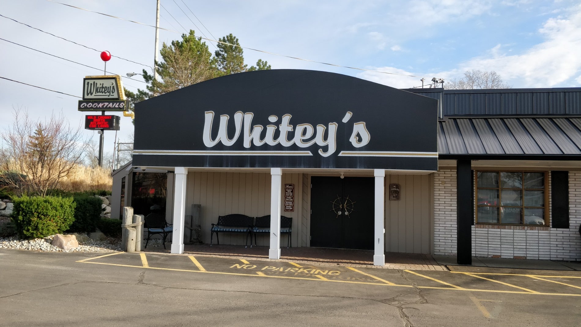 Michigan Flint Whitey's Restaurant photo 3