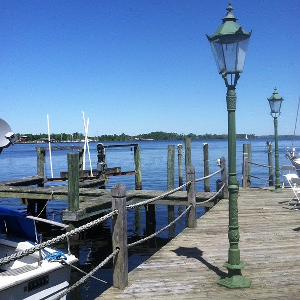 North Carolina Elizabeth City Grouper's Waterfront Restaurant photo 3