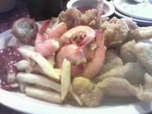 Arkansas Pine Bluff Leon's Catfish & Shrimp Restaurant photo 7