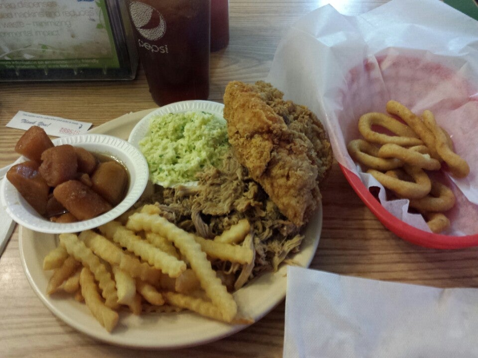 North Carolina Rocky Mount Doug Sauls Bar-B-Que & Seafood photo 7