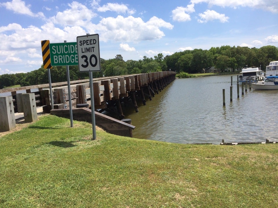 Maryland Easton Suicide Bridge Restaurant photo 3