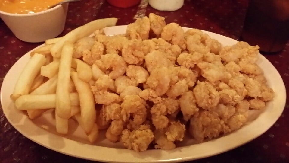 Arkansas Pine Bluff Leon's Catfish & Shrimp Restaurant photo 3