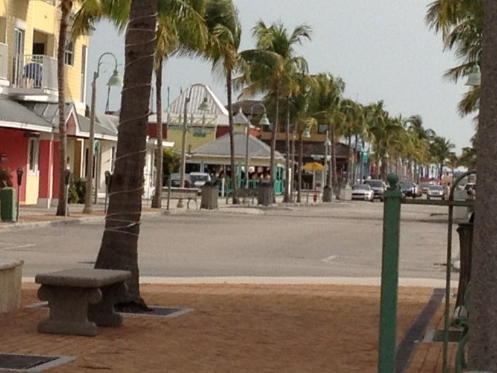 Florida Cape Coral Smokin Oyster Brewery photo 7