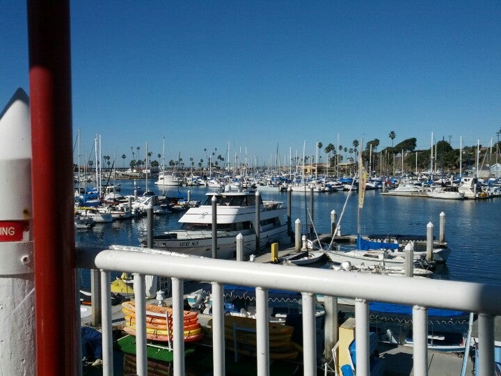 California Oceanside Lighthouse Oyster Bar & Grill photo 5