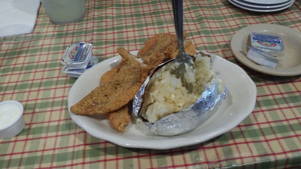 Alabama Phenix City Ezell's Catfish Cabin photo 3