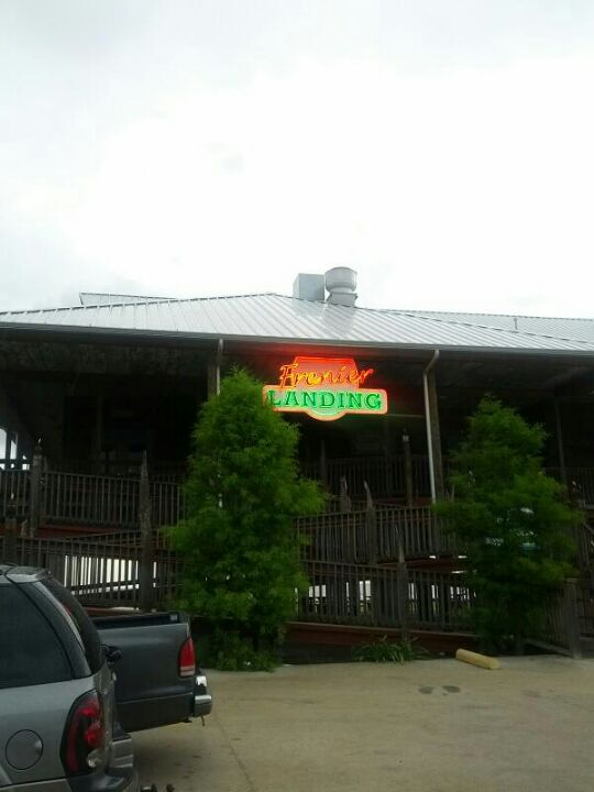 Louisiana Kenner Frenier Landing Retuarant and Oyster Bar photo 3