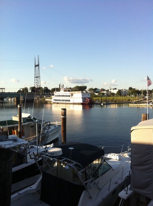 Connecticut Bridgeport Sono Seaport Seafood Inc photo 5