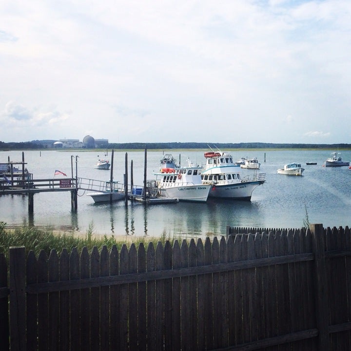 Massachusetts Haverhill Castaways Seafood & Grille photo 3