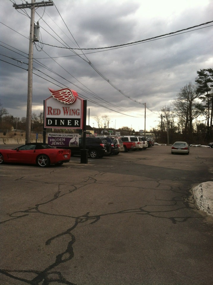 Massachusetts Taunton Red Wing Diner Inc photo 3