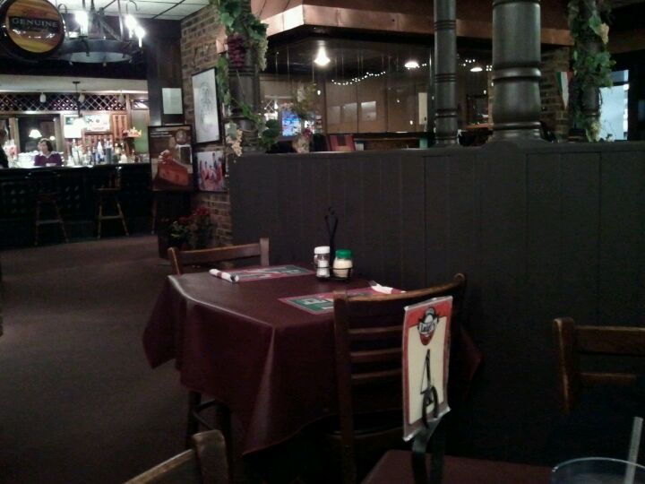 Wisconsin Manitowoc Luigi's Italian Restaurant photo 3