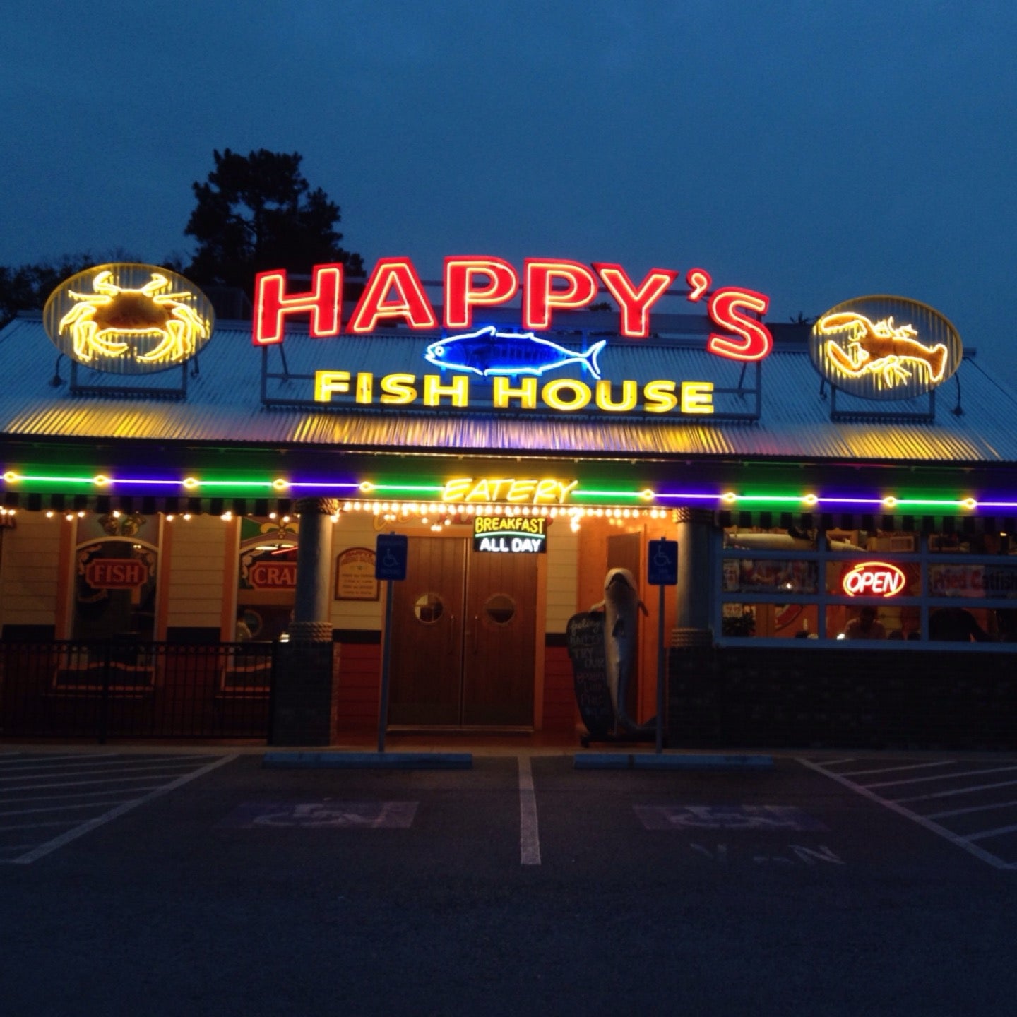 Texas Tyler Happy's Fish House photo 3