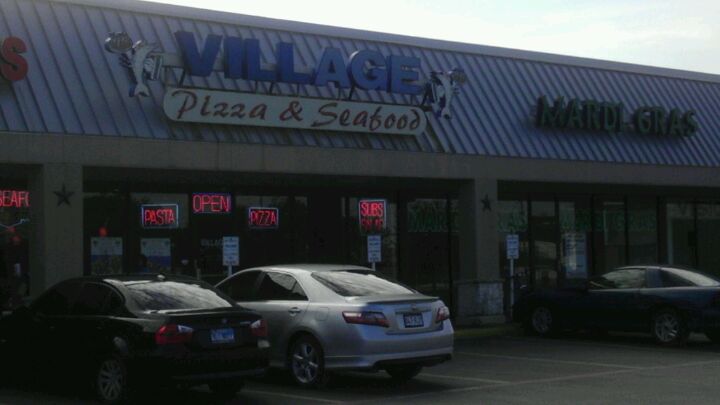 Texas Pearland Village Pizza & Seafood photo 3