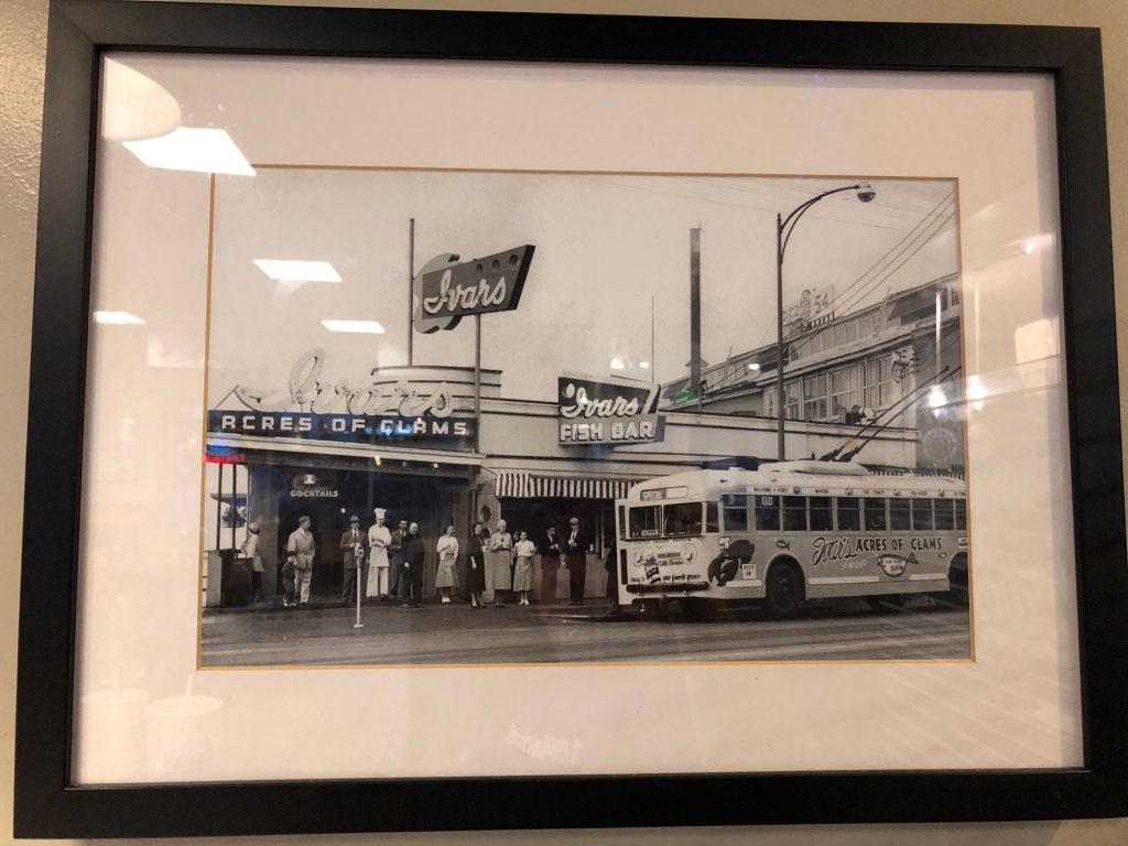 Washington Puyallup Ivar's Seafood Bar photo 3