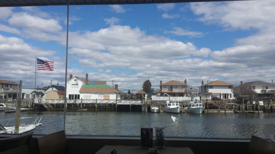 New York Hicksville Rachel's Waterside Grill photo 5