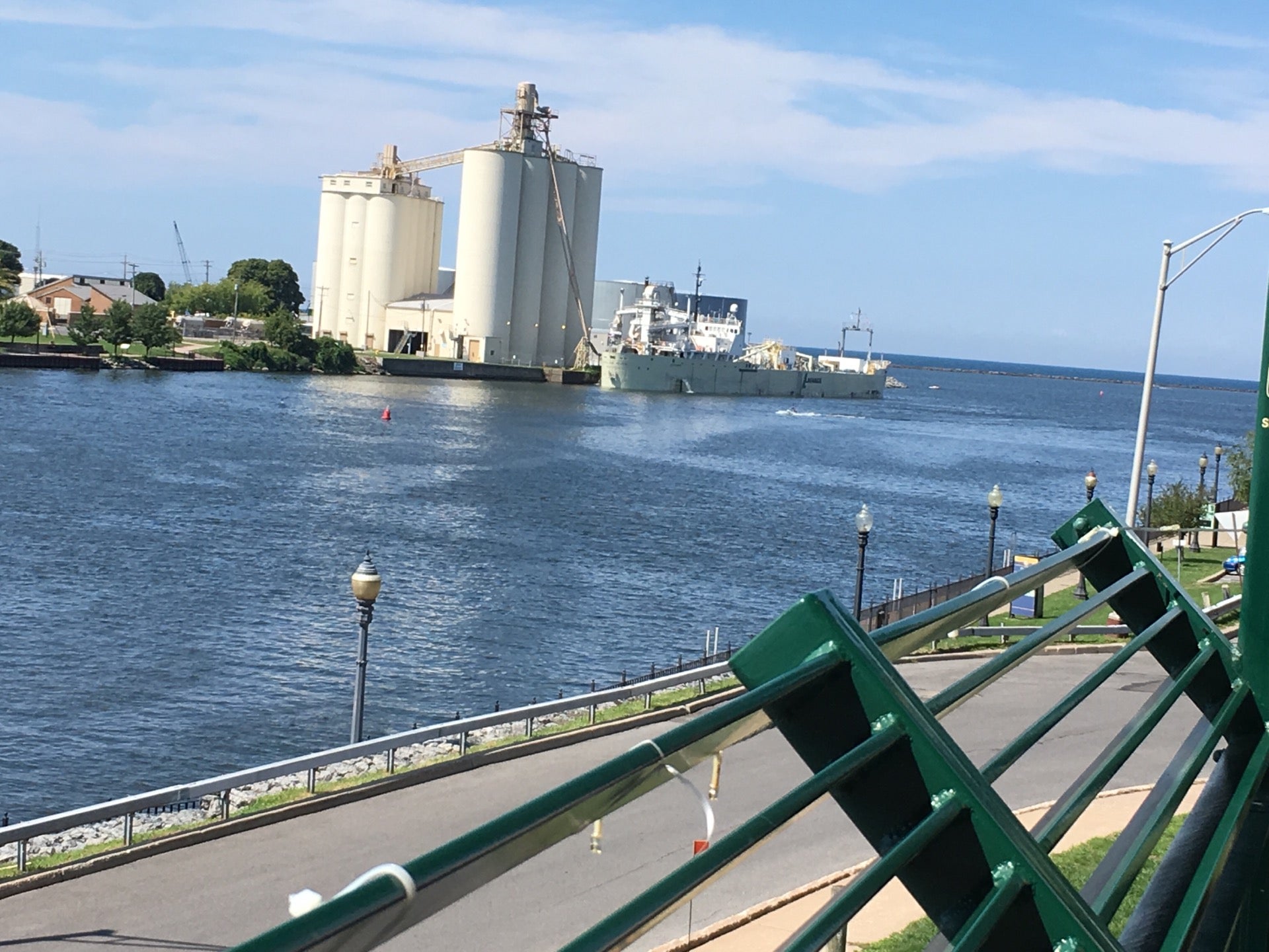 New York Oswego GS Steamers Bar & Grill photo 3