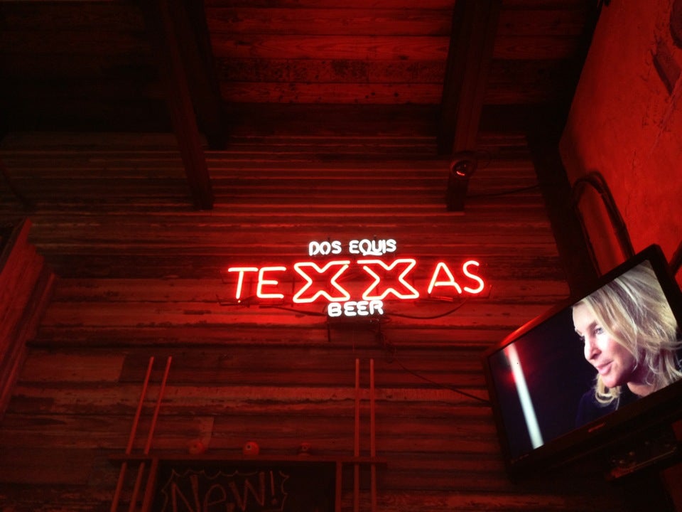 Texas Conroe Willie's Grill & Icehouse photo 3