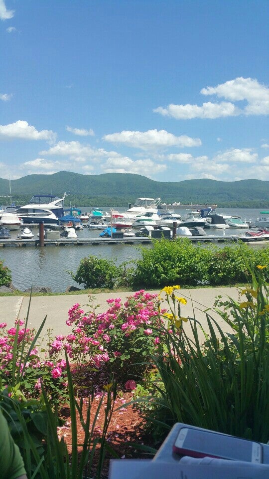 New York Newburgh The River Grill photo 3