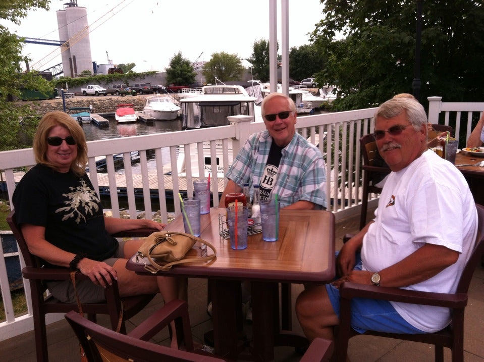 Wisconsin La Crosse Huck Finn's On The Water photo 3