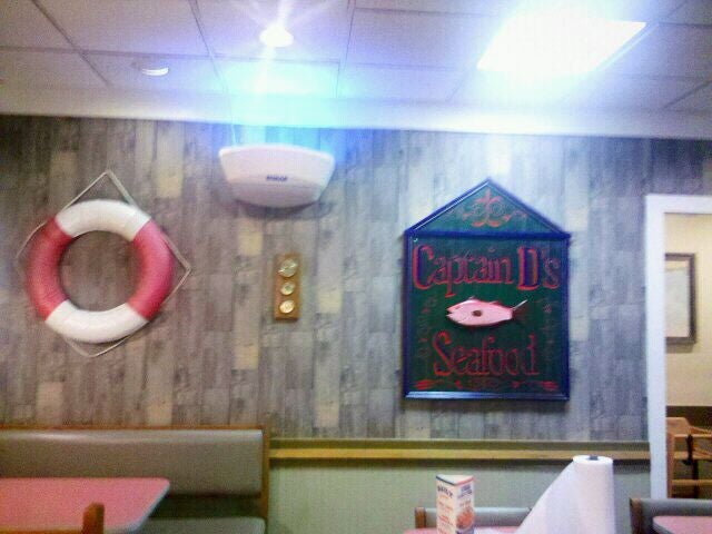 Tennessee Crossville Captain D's Seafood Kitchen photo 3