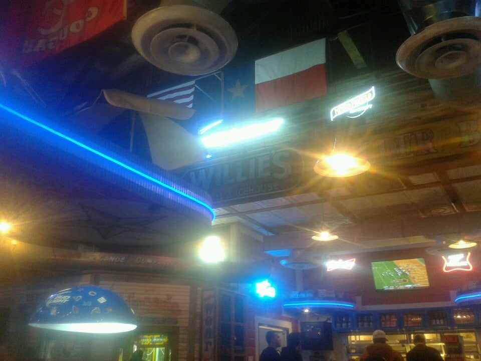 Texas New Braunfels Willie's Grill & Icehouse photo 3